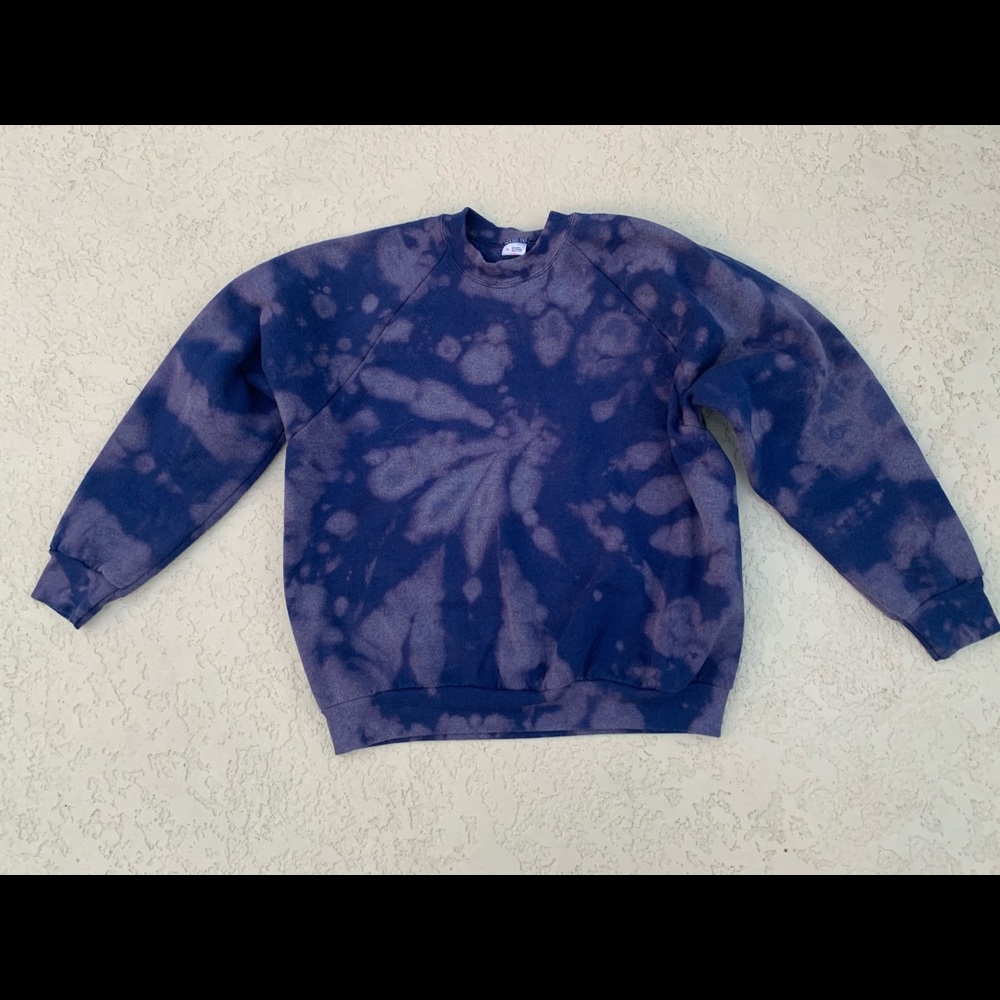 Deep Blue Ombré Tie-dye Crewneck